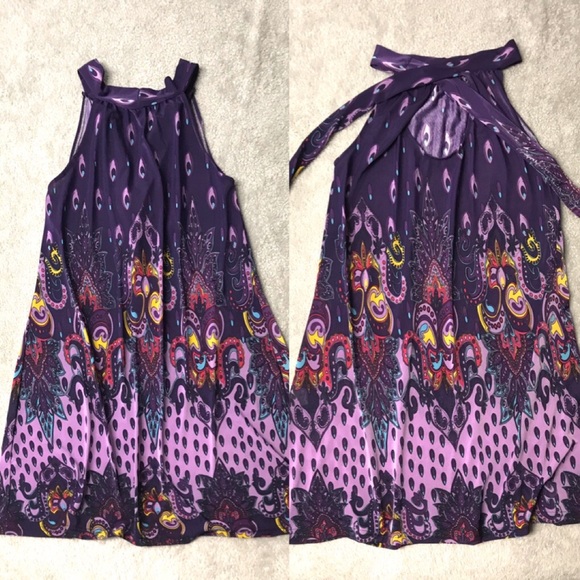 Cute Summer Halter Neck Short Beach Dress - Picture 2 of 9